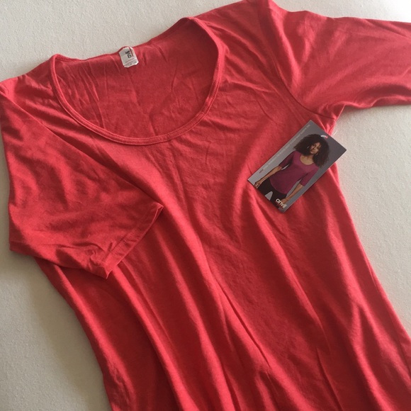 Women’s Tri-Blend Deep Scoop Half Sleeve Tee - NWT